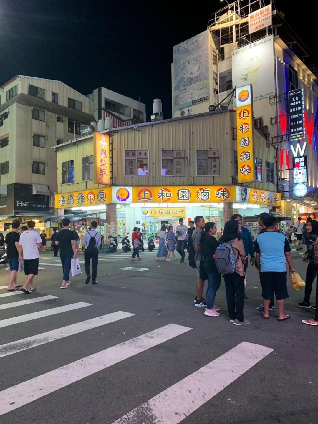 星霖之家 Apartment Taichung Bagian luar foto